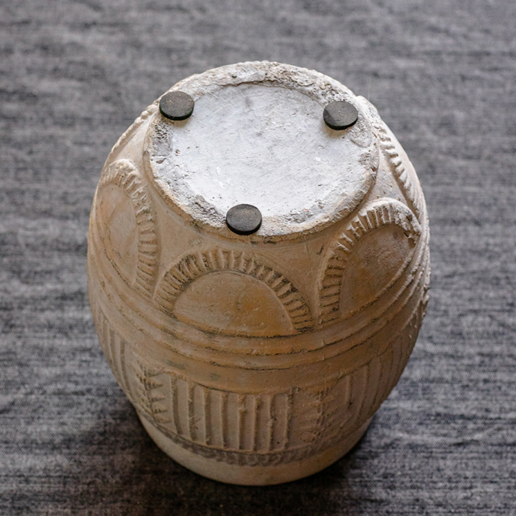 Terracotta Plant Pot - Available in 6.1" W or 7.8" W, for Medium Sized Plants, Indoor / Outdoor Use